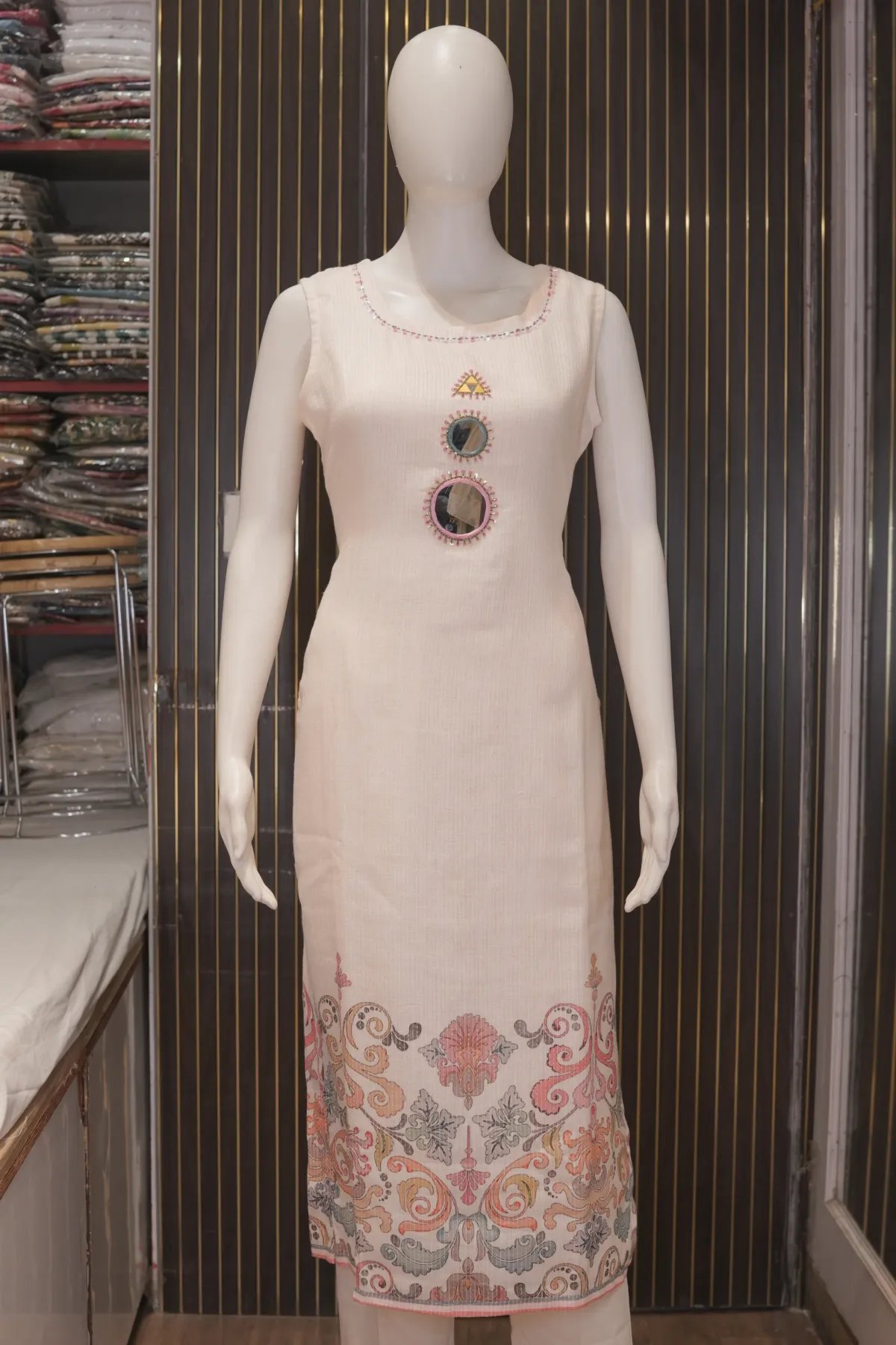 Ivory Peach Floral Mirror Work Kurta Set with Printed Dupatta thumbnail 3