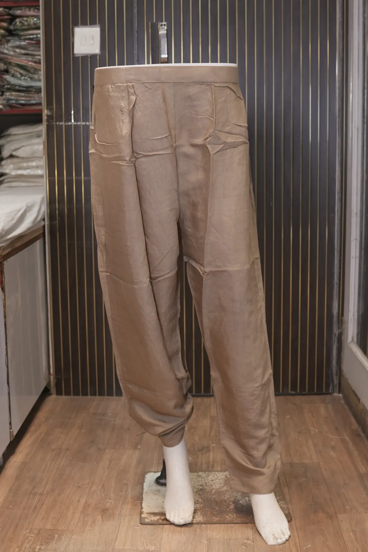 Champagne Beige Embellished Straight Kurta with Trousers thumbnail 5