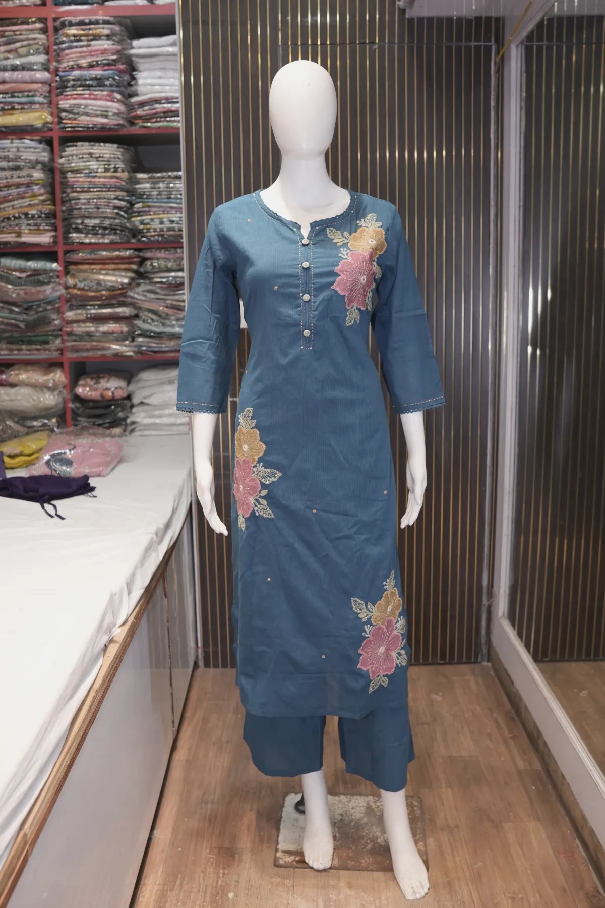 Teal Blue Floral Embroidered Straight Kurta Set with Dupatta thumbnail 4