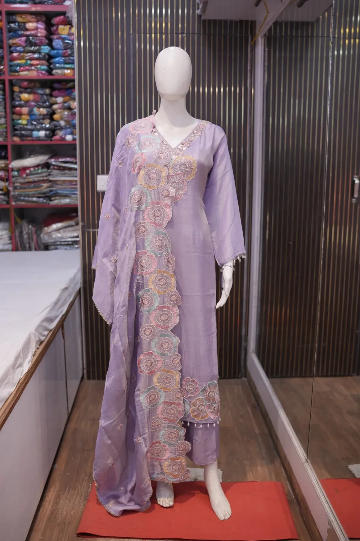 Lavender Bloom Embroidered Ethnic Suit Set thumbnail 2