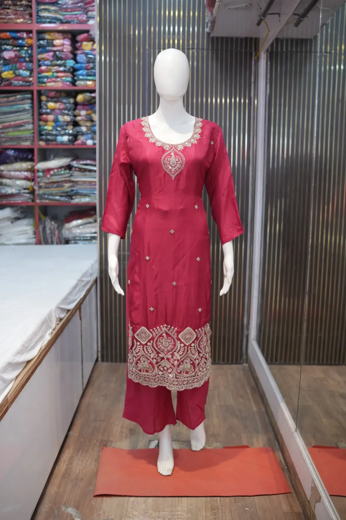 Maroon Royal Zari Embroidered Salwar Suit Set thumbnail 3