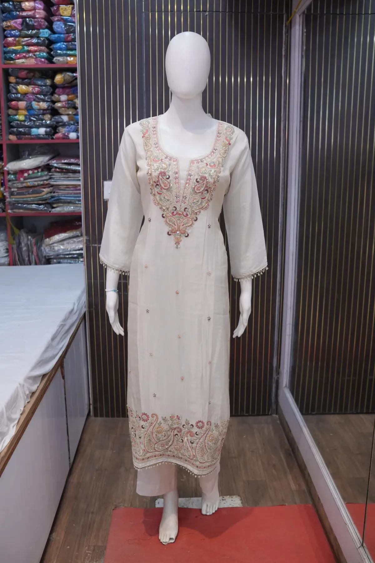 Ivory Elegance Embroidered Suit Set with Magenta Dupatta thumbnail 3