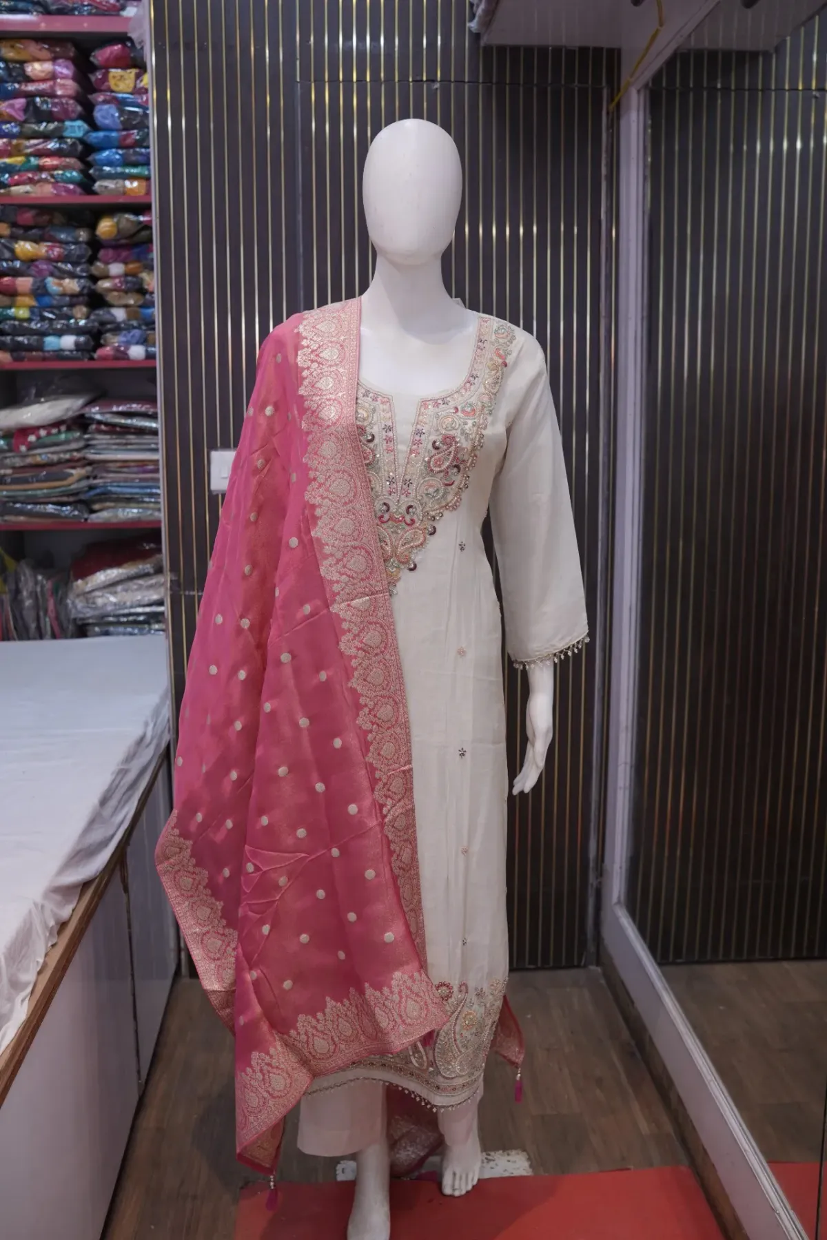Ivory Elegance Embroidered Suit Set with Magenta Dupatta thumbnail 2