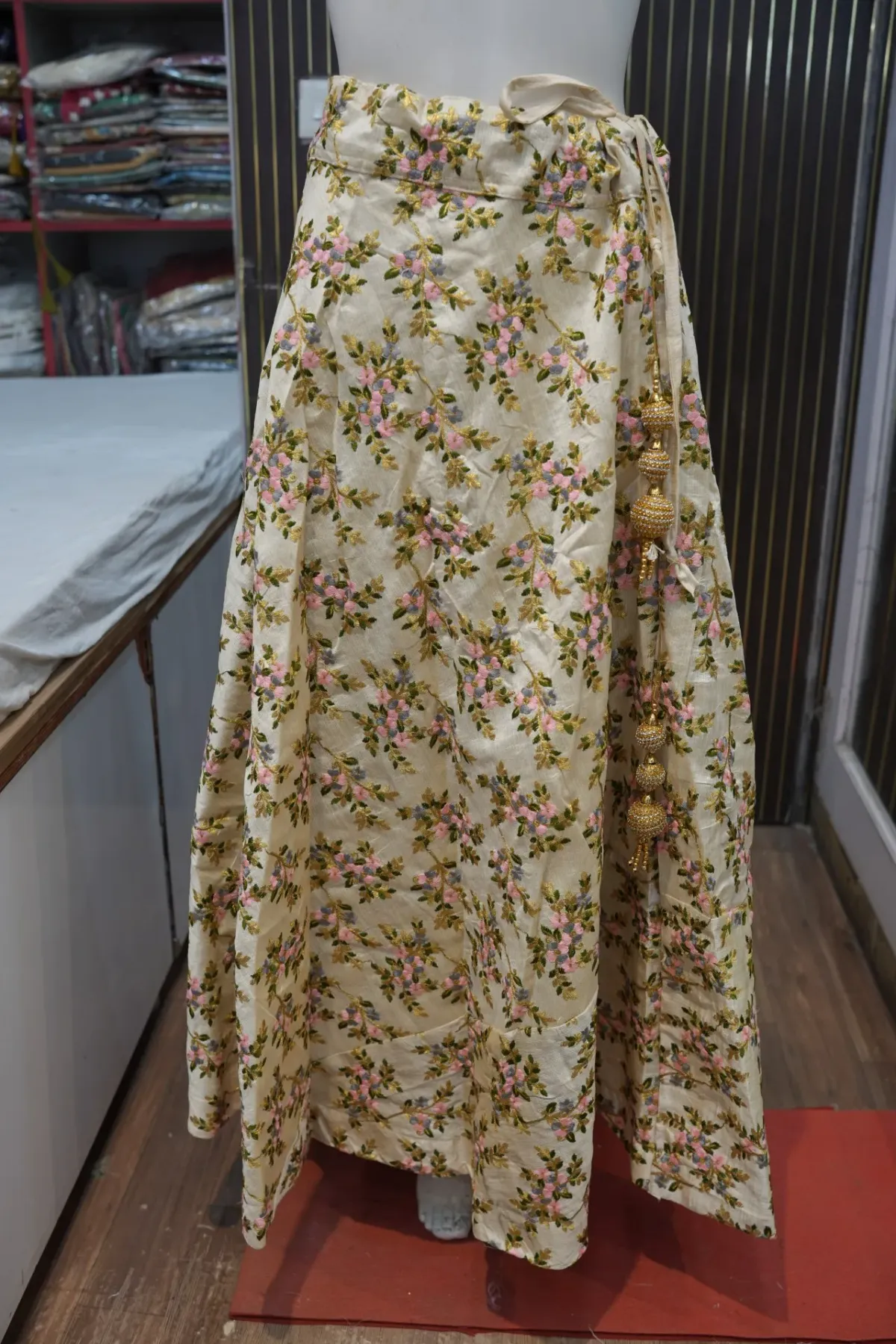 Ivory Floral Embroidered Lehenga Set thumbnail 4