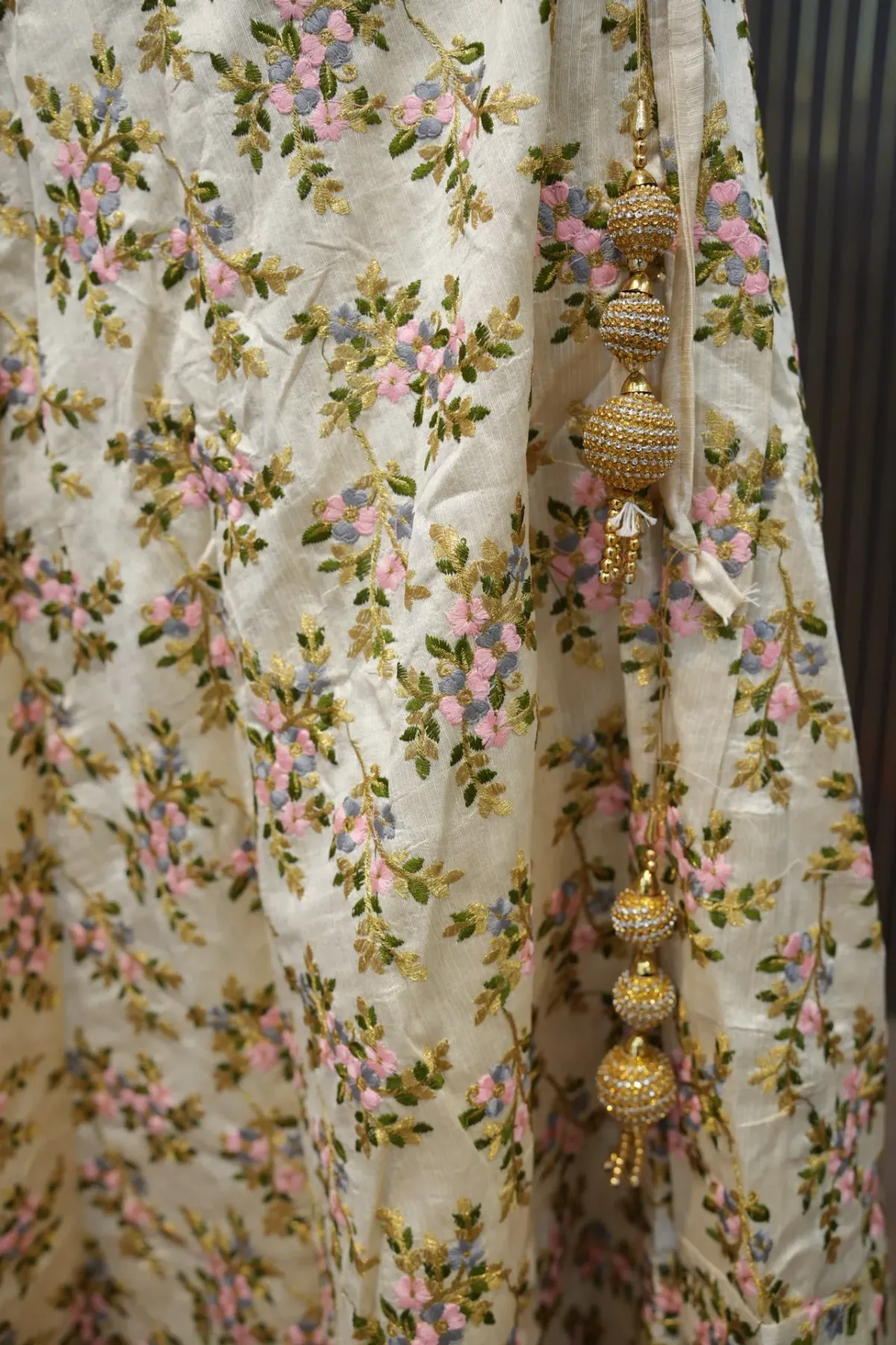 Ivory Floral Embroidered Lehenga Set thumbnail 5