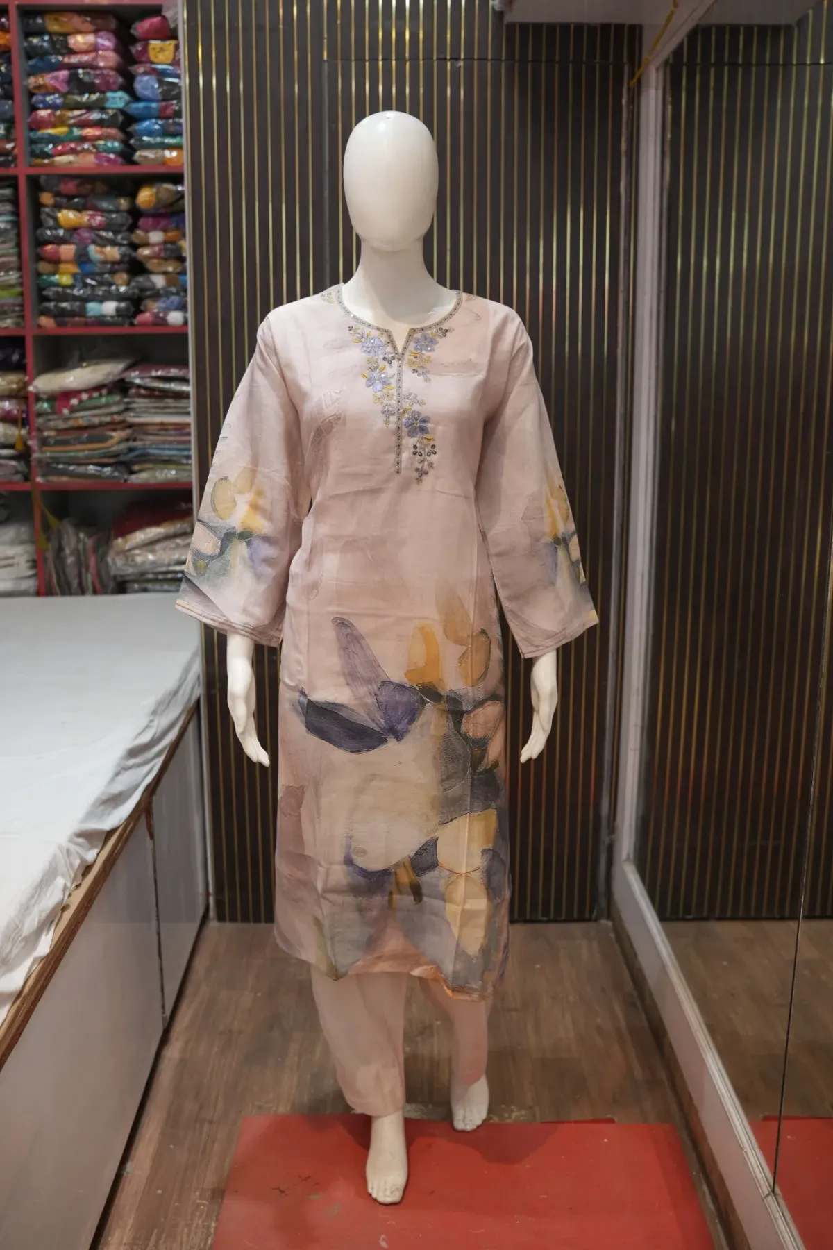 Blush Pink Floral Printed Kurta Set with Matching Dupatta thumbnail 3