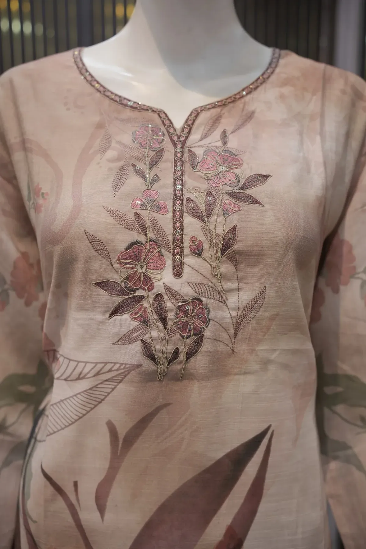 Dusty Rose Floral Printed Kurta Set with Brown Dupatta thumbnail 4